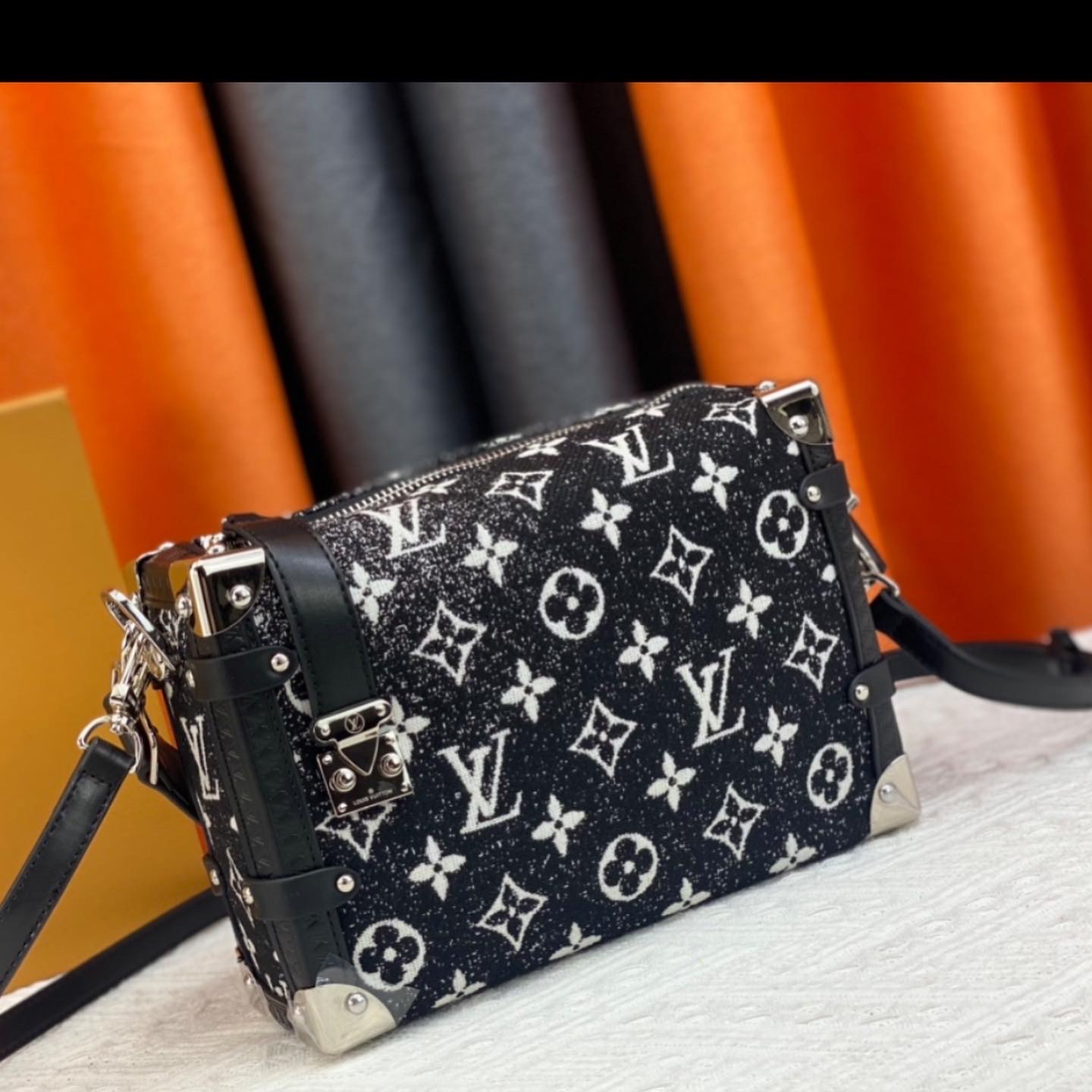 Black Trunk bag Luxury Bright Beauty