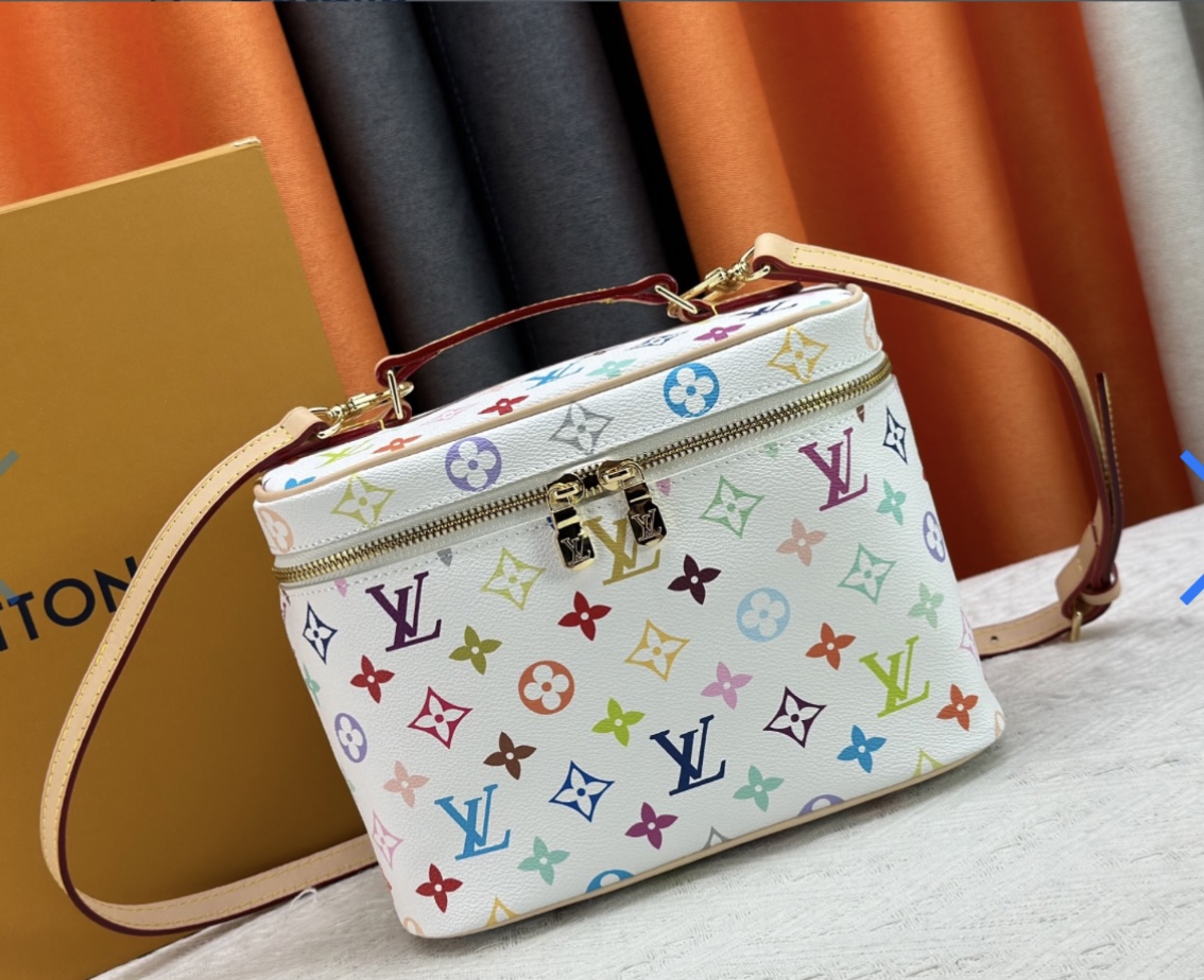 White Bucket Bag
