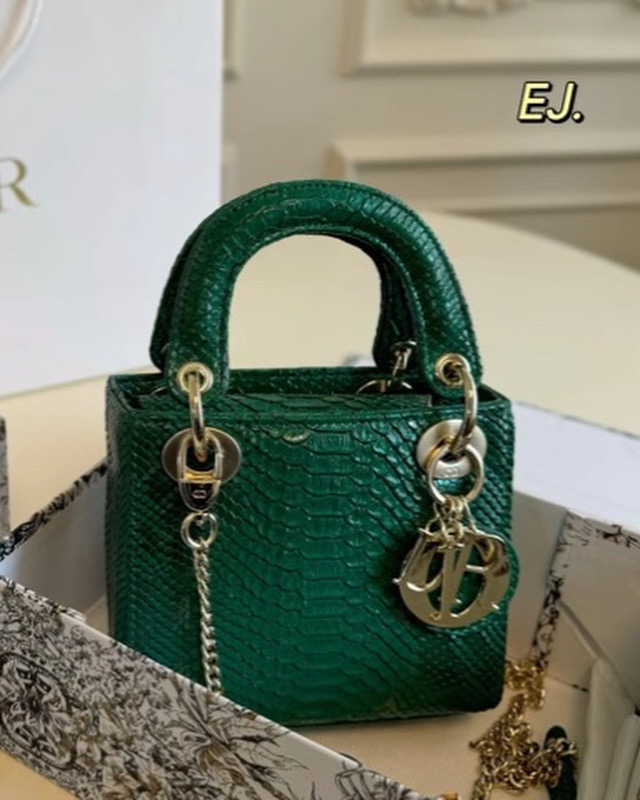 D Lady joy Green