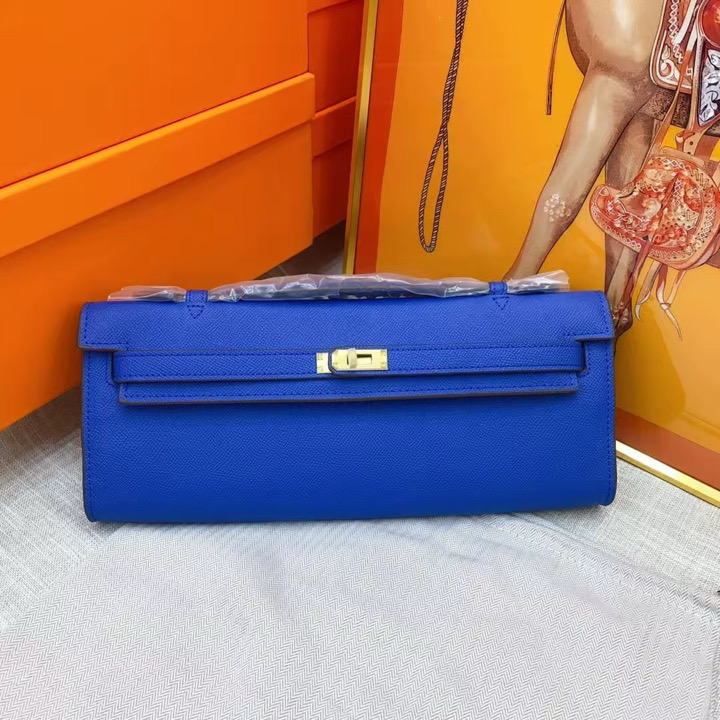 H blue flat purse